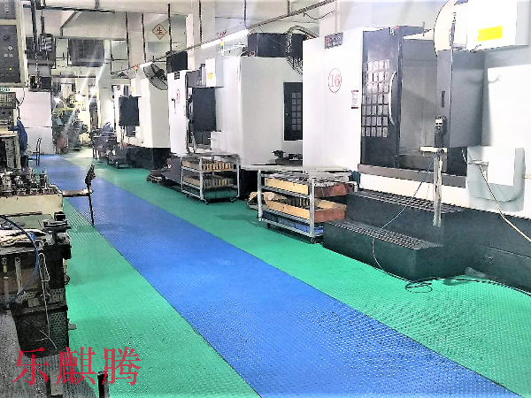 精密CNC加工中心配套設備齊全