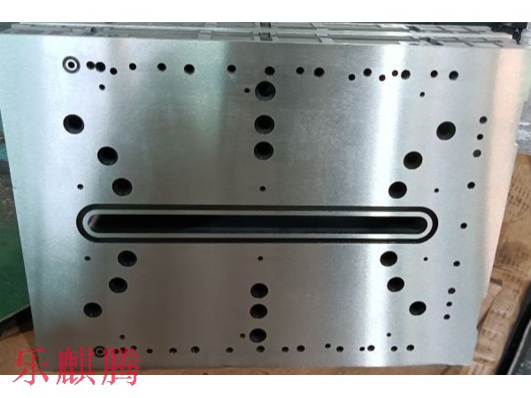 半導體封裝設(shè)備模具加工，東莞樂麒騰